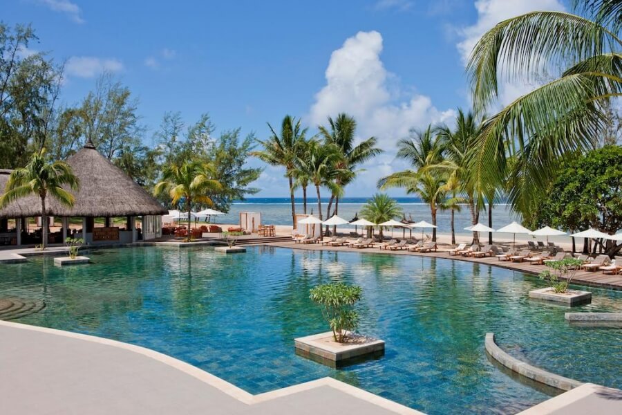 Luxurious Beach resorts for scenic views